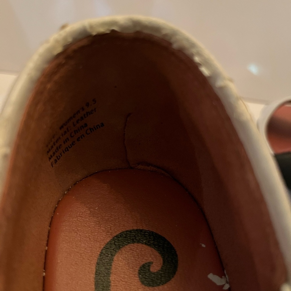 John Fluevog Mae White with black stitch PROJECT SHOE 9.5w - Picture 6 of 11
